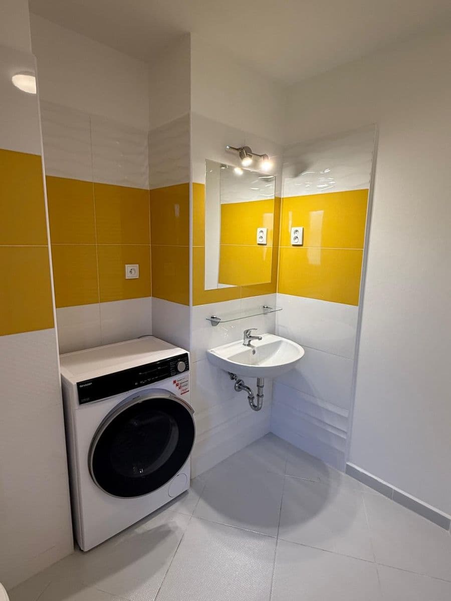 Prenájom bytu 2-izbový 52 m², Dvouletky, Ostrava, Moravskoslezský kraj Prenájom bytu 2-izbový 52 m², Dvouletky, Ostrava, Moravskoslezský kraj