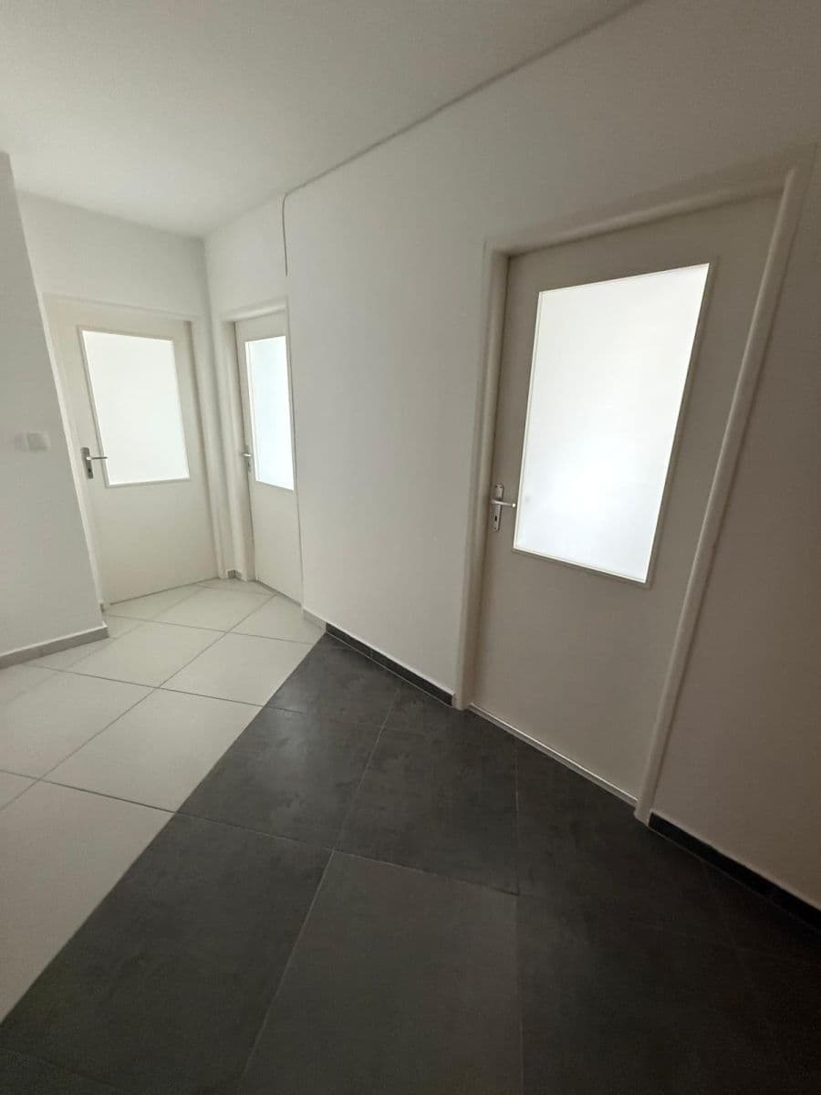 Prenájom bytu 2-izbový 52 m², Dvouletky, Ostrava, Moravskoslezský kraj Prenájom bytu 2-izbový 52 m², Dvouletky, Ostrava, Moravskoslezský kraj
