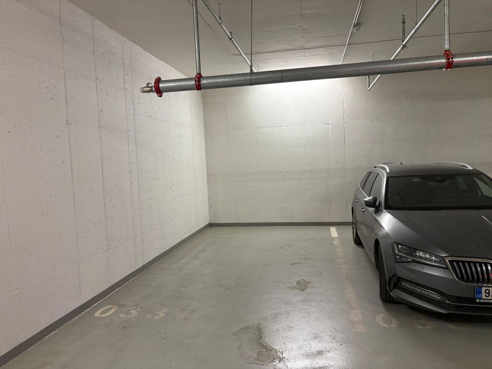 Prenájom garáže 12 m², Seifertova, Praha, Praha Prenájom garáže 12 m², Seifertova, Praha, Praha