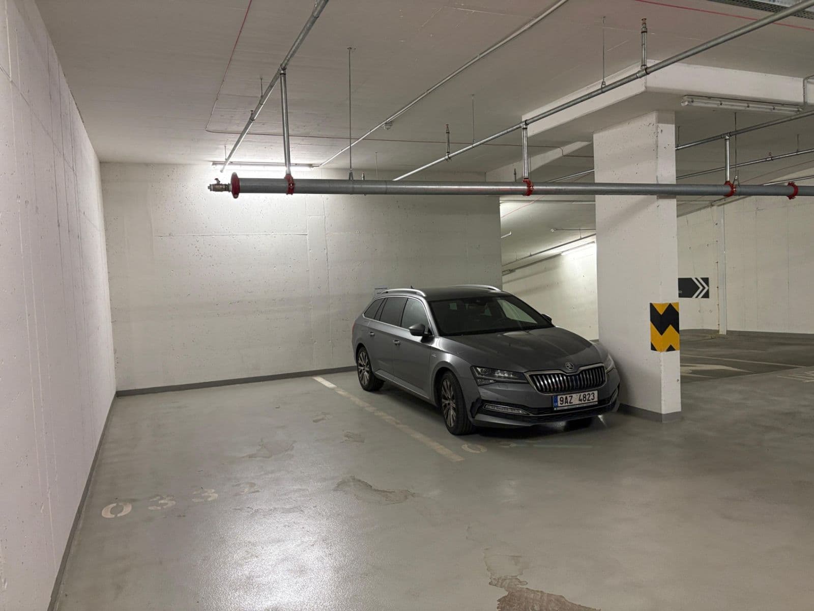 Prenájom garáže 12 m², Seifertova, Praha, Praha Prenájom garáže 12 m², Seifertova, Praha, Praha