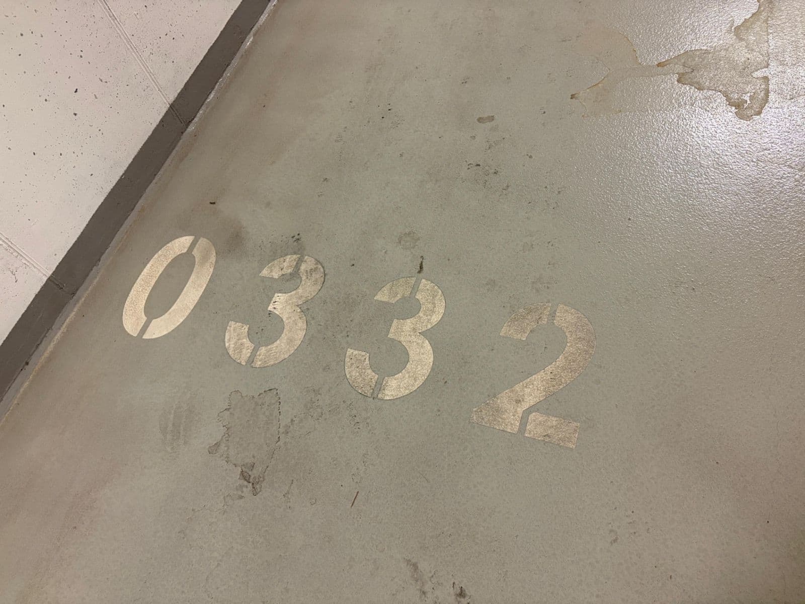 Prenájom garáže 12 m², Seifertova, Praha, Praha Prenájom garáže 12 m², Seifertova, Praha, Praha