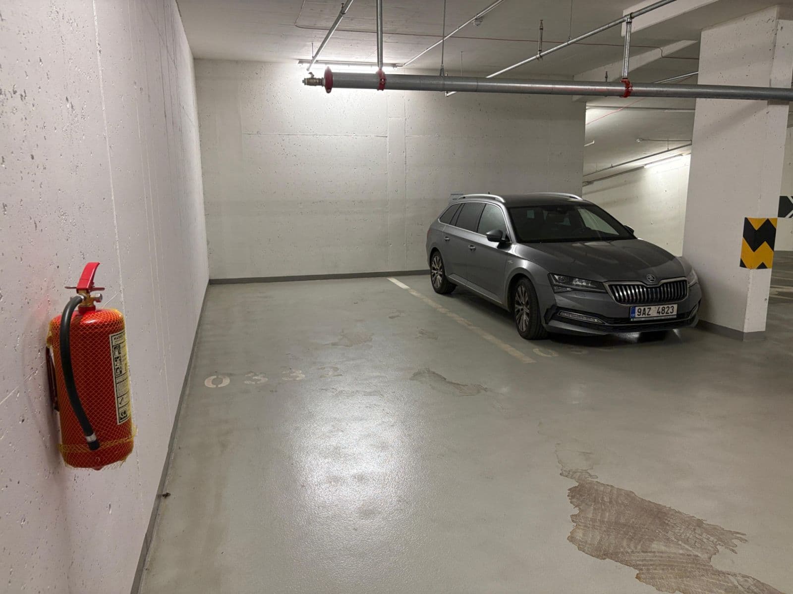 Prenájom garáže 12 m², Seifertova, Praha, Praha Prenájom garáže 12 m², Seifertova, Praha, Praha
