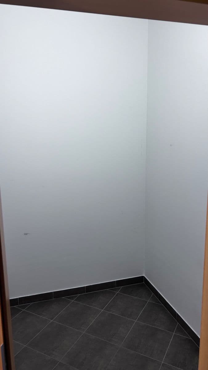 Prenájom bytu 3-izbový 66 m², Pavla Beneše, Praha, Praha Prenájom bytu 3-izbový 66 m², Pavla Beneše, Praha, Praha