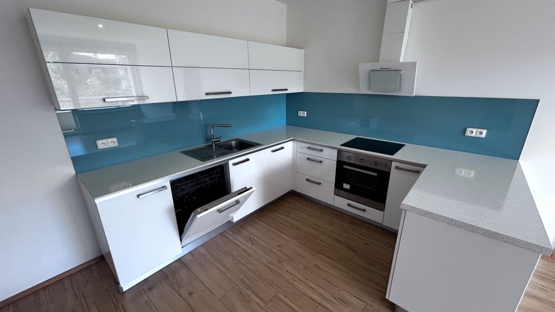 Prenájom bytu 3-izbový 66 m², Pavla Beneše, Praha, Praha Prenájom bytu 3-izbový 66 m², Pavla Beneše, Praha, Praha