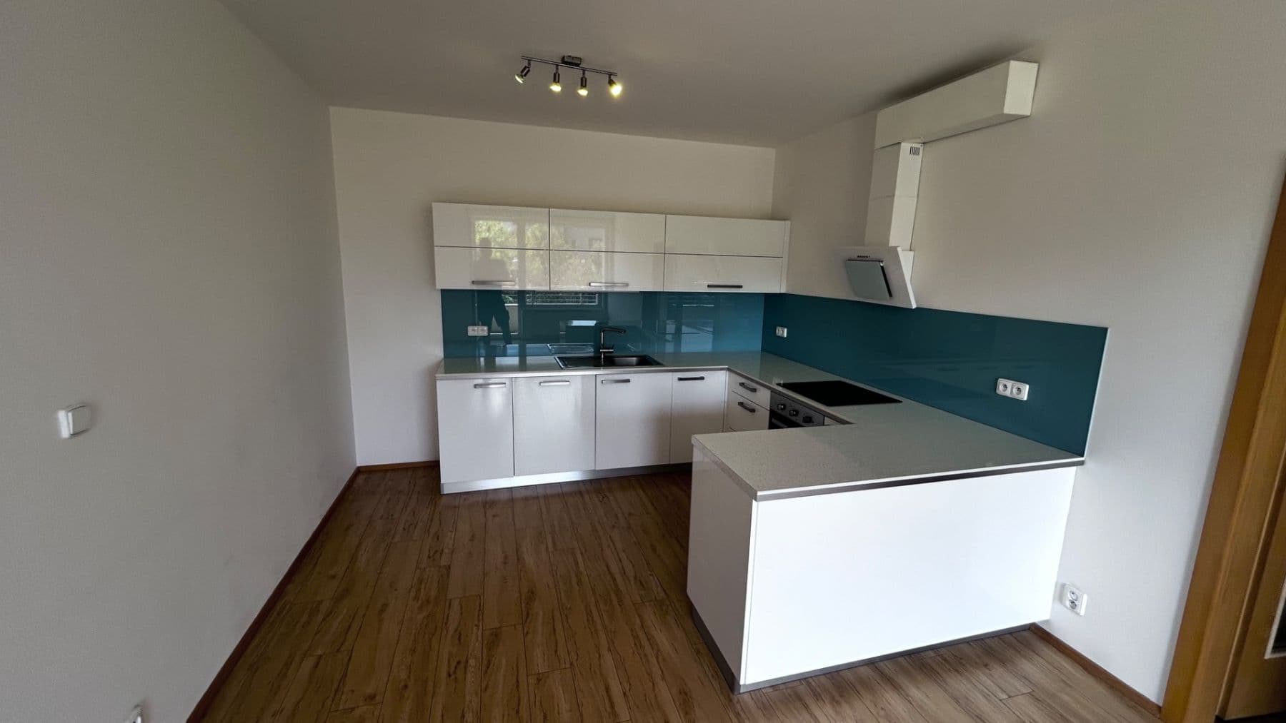 Prenájom bytu 3-izbový 66 m², Pavla Beneše, Praha, Praha Prenájom bytu 3-izbový 66 m², Pavla Beneše, Praha, Praha