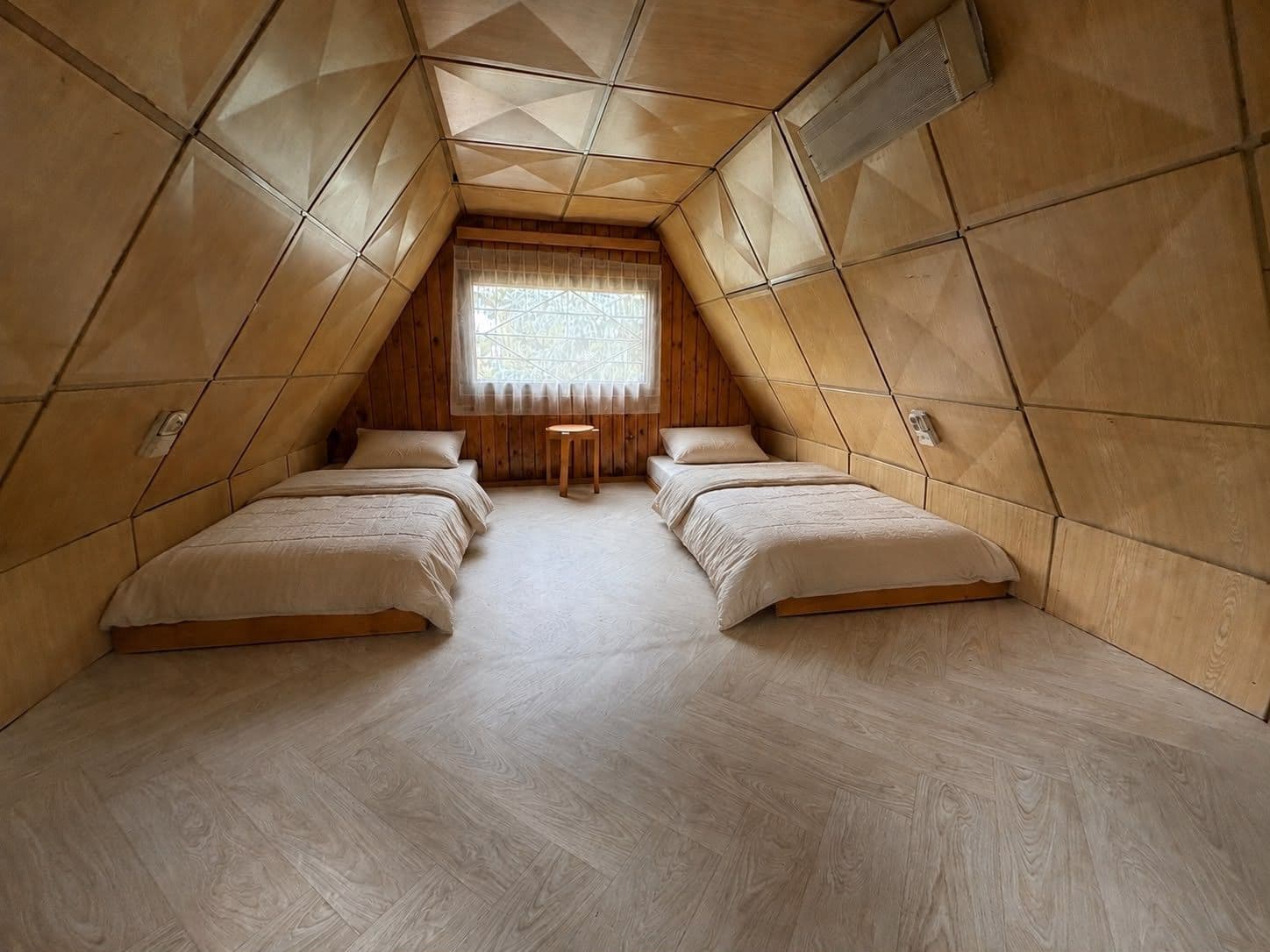 Predaj rekreačného objektu 22 m², pozemok 1.658 m², Malé Žernoseky, Ústecký kraj Predaj rekreačného objektu 22 m², pozemok 1.658 m², Malé Žernoseky, Ústecký kraj