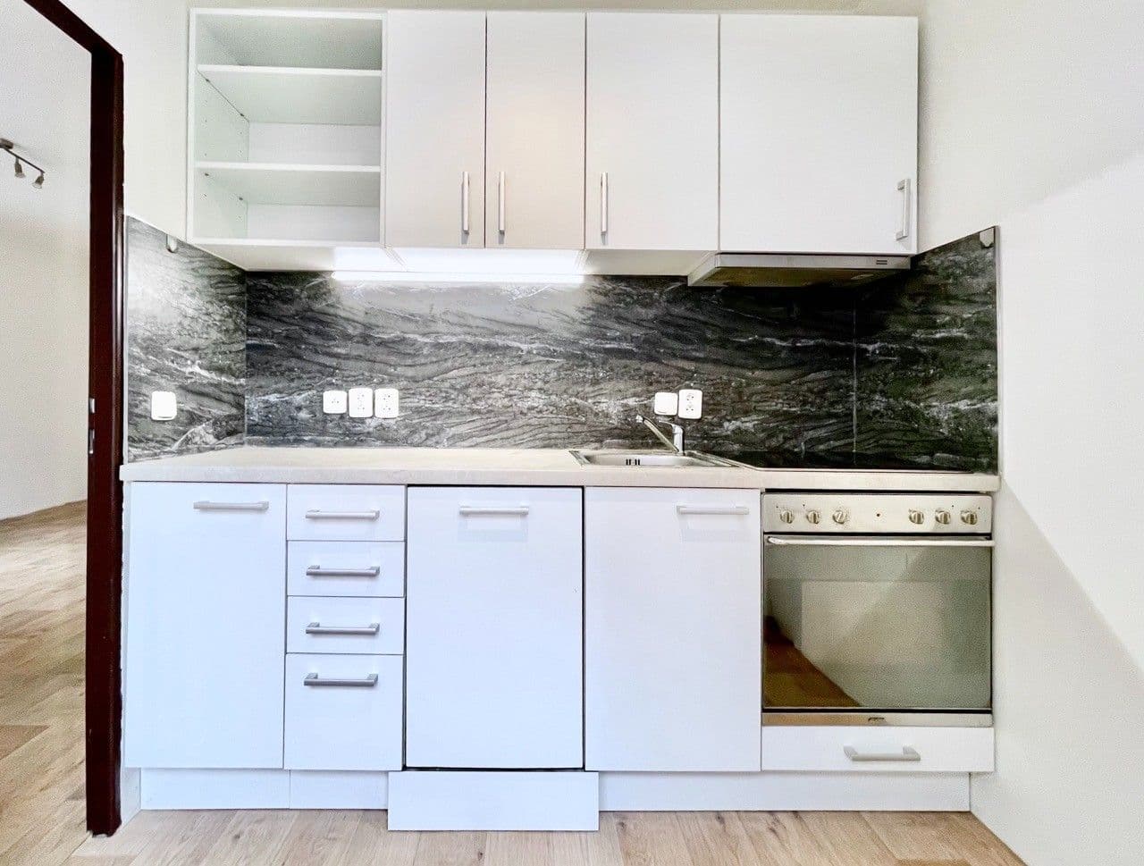 Prenájom bytu 1-izbový 34 m², Trytova, Praha, Praha Prenájom bytu 1-izbový 34 m², Trytova, Praha, Praha
