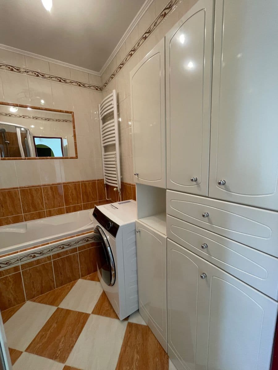 Prenájom bytu 3-izbový 75 m², Na Radouči, Mladá Boleslav, Středočeský kraj Prenájom bytu 3-izbový 75 m², Na Radouči, Mladá Boleslav, Středočeský kraj