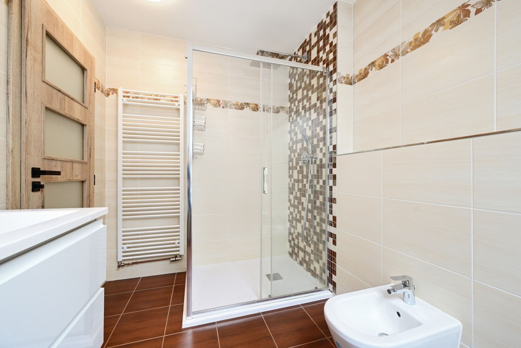 Predaj bytu 4-izbový 141 m², Sportovní, Jeneč, Středočeský kraj Predaj bytu 4-izbový 141 m², Sportovní, Jeneč, Středočeský kraj