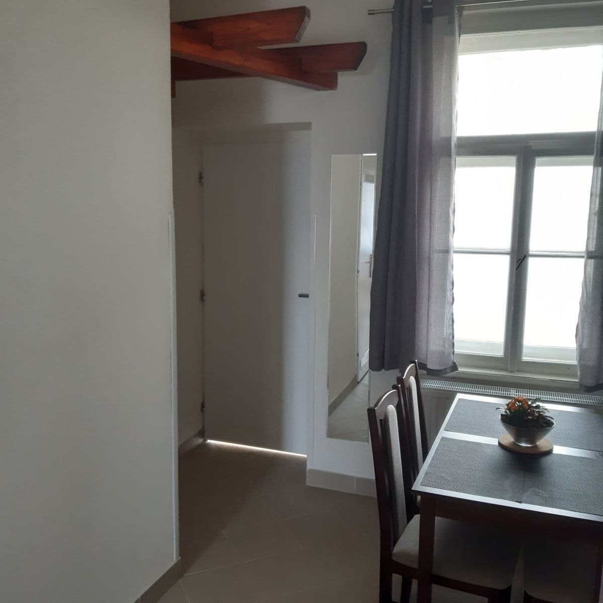 Prenájom bytu 1-izbový 34 m², Slivenecká, Praha, Praha Prenájom bytu 1-izbový 34 m², Slivenecká, Praha, Praha