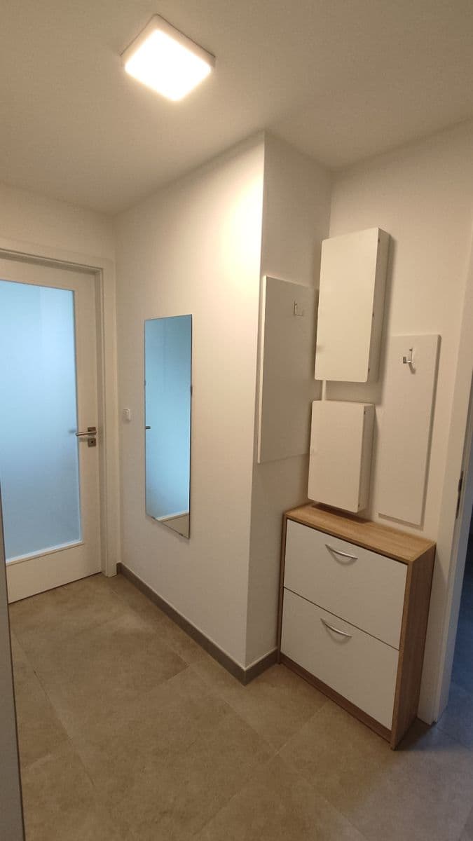 Prenájom bytu 1-izbový 38 m², U Boroviček, Praha, Praha Prenájom bytu 1-izbový 38 m², U Boroviček, Praha, Praha
