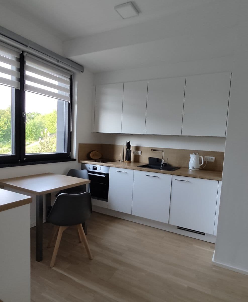 Prenájom bytu 1-izbový 38 m², U Boroviček, Praha, Praha Prenájom bytu 1-izbový 38 m², U Boroviček, Praha, Praha