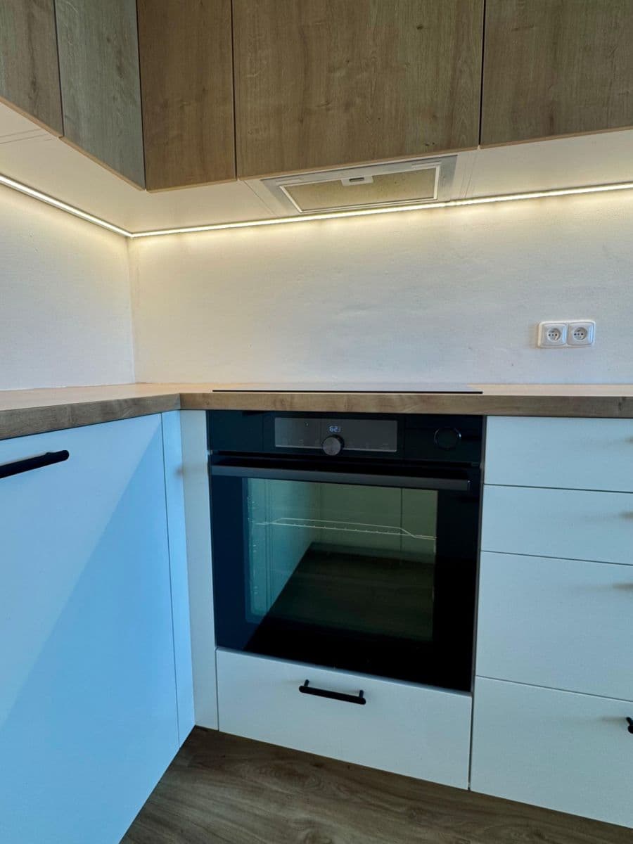 Prenájom bytu 3-izbový 75 m², Chotovická, Praha, Praha Prenájom bytu 3-izbový 75 m², Chotovická, Praha, Praha