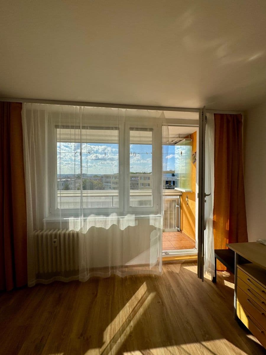 Prenájom bytu 3-izbový 75 m², Chotovická, Praha, Praha Prenájom bytu 3-izbový 75 m², Chotovická, Praha, Praha