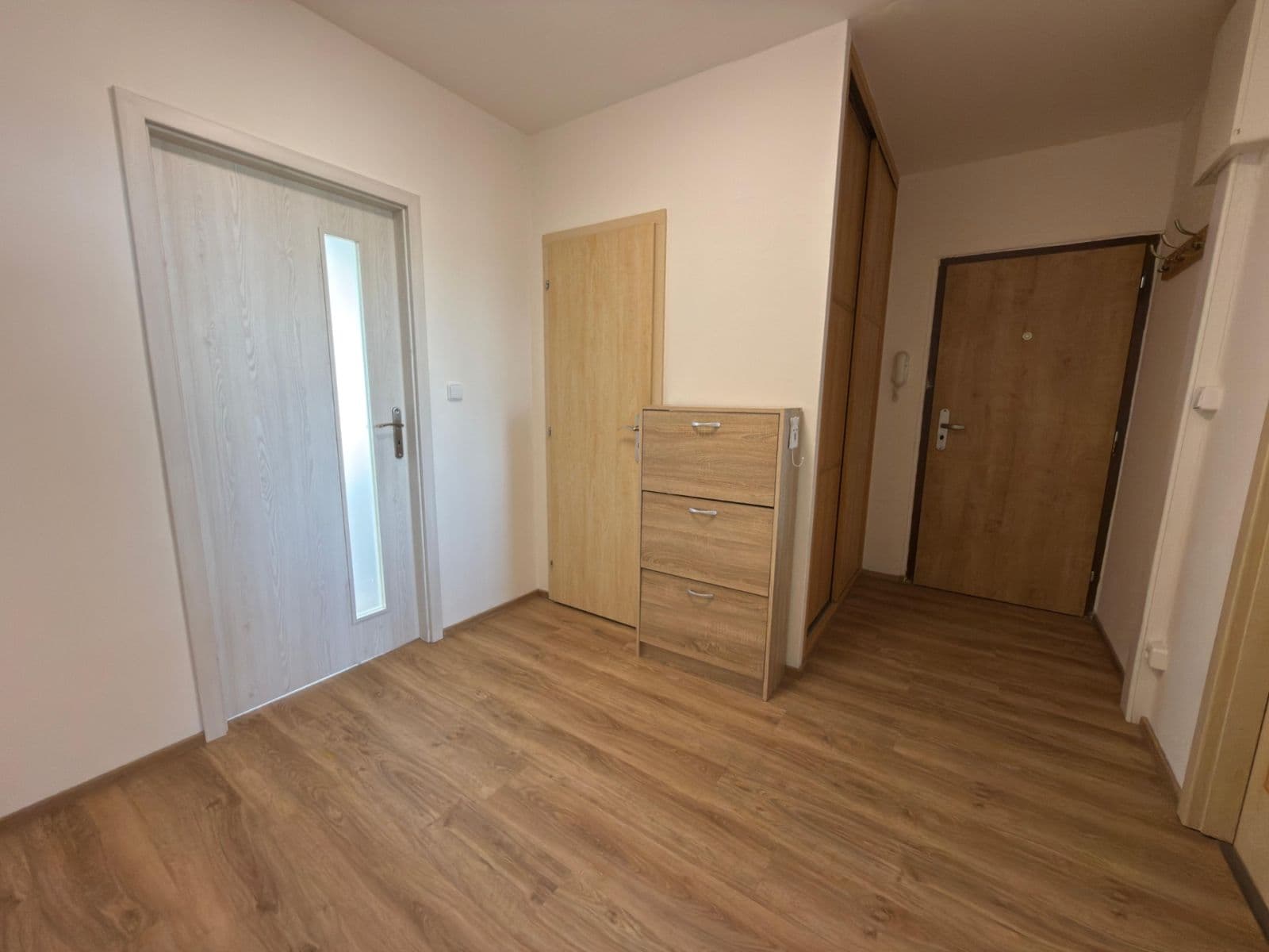 Prenájom bytu 3-izbový 75 m², Chotovická, Praha, Praha Prenájom bytu 3-izbový 75 m², Chotovická, Praha, Praha