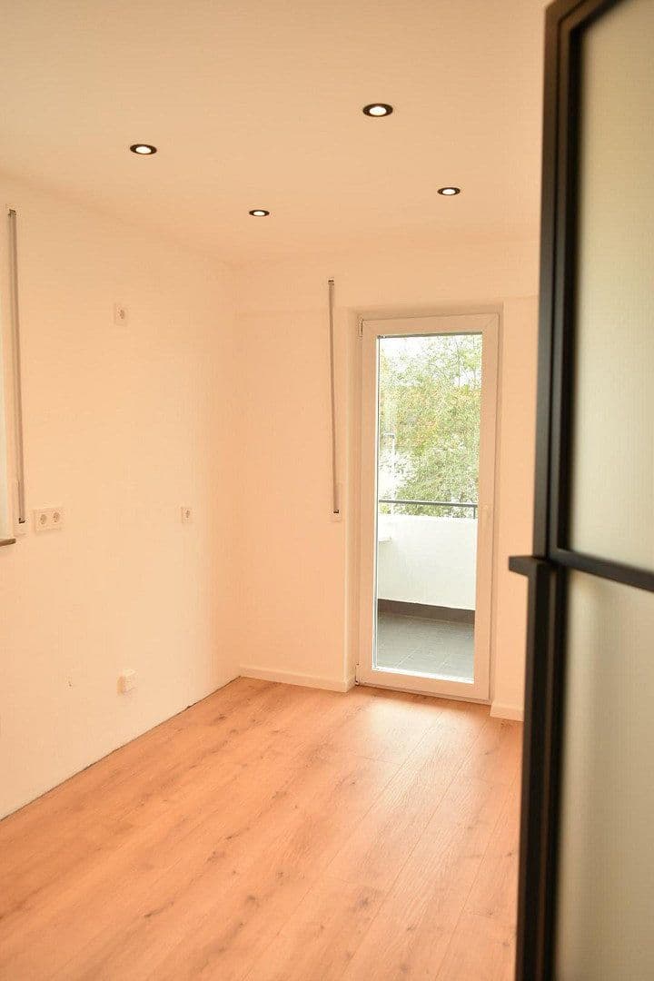 Predaj bytu 3-izbový 75 m², Leonberg, Bádensko-Wurttembersko Predaj bytu 3-izbový 75 m², Leonberg, Bádensko-Wurttembersko