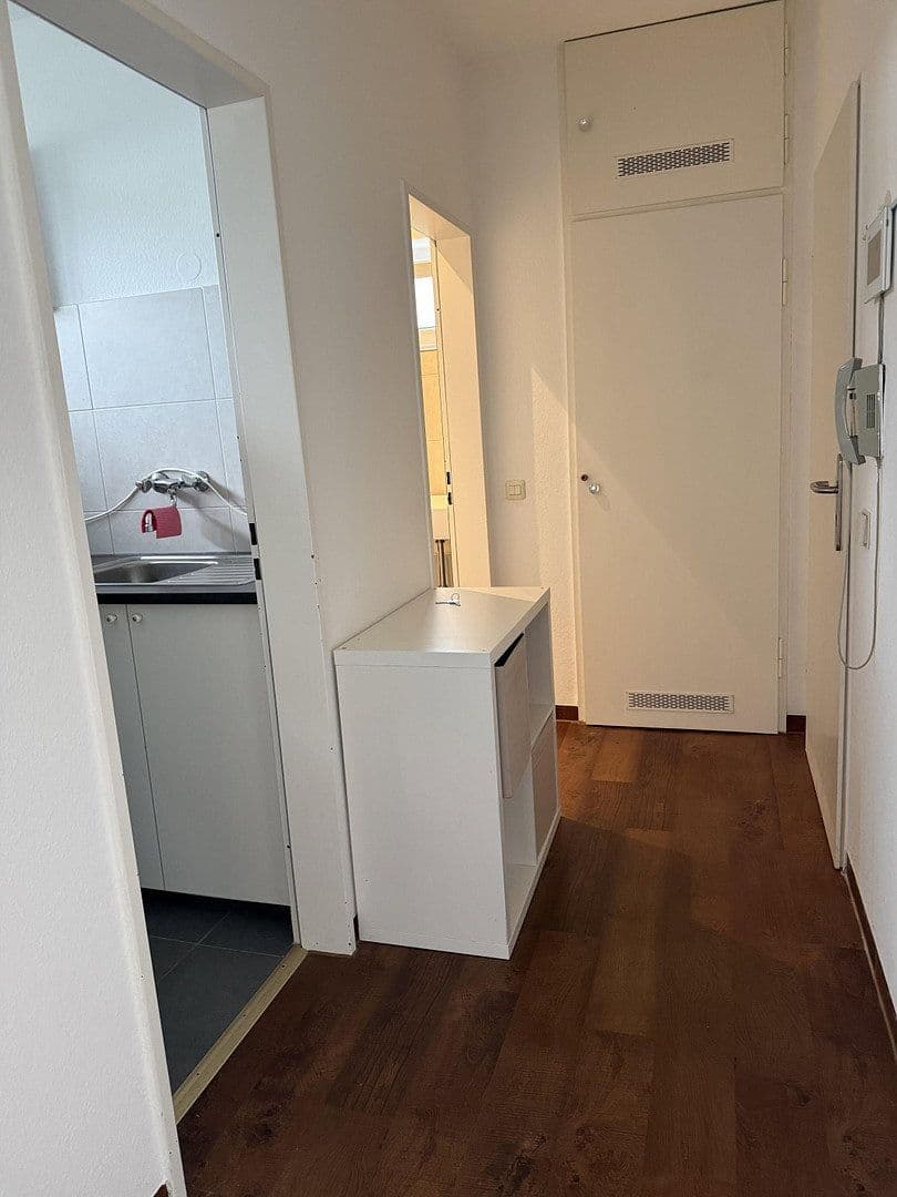 Prenájom bytu 1-izbový 35 m², Meerbusch, Severné Porýnie - Westfálsko Prenájom bytu 1-izbový 35 m², Meerbusch, Severné Porýnie - Westfálsko