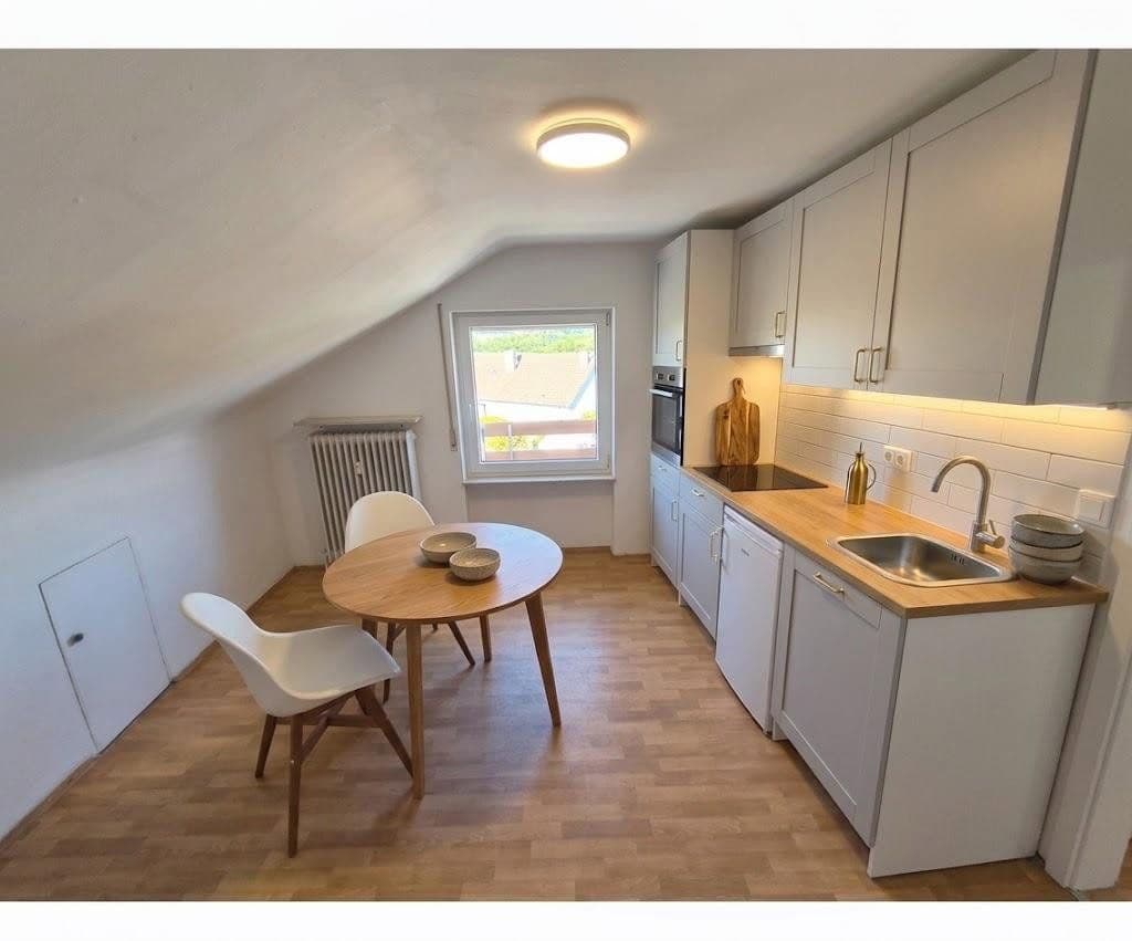 Prenájom bytu 140 m², Vinningen, Porýnie-Falcko Prenájom bytu 140 m², Vinningen, Porýnie-Falcko
