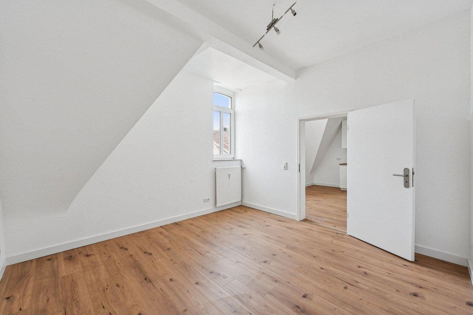 Predaj domu 593 m², pozemok 334 m², Düsseldorf, Severné Porýnie - Westfálsko Predaj domu 593 m², pozemok 334 m², Düsseldorf, Severné Porýnie - Westfálsko