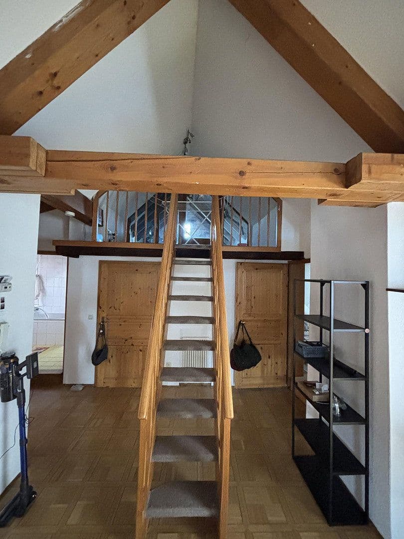 Prenájom bytu 2-izbový 87 m², Stuttgart, Bádensko-Wurttembersko Prenájom bytu 2-izbový 87 m², Stuttgart, Bádensko-Wurttembersko