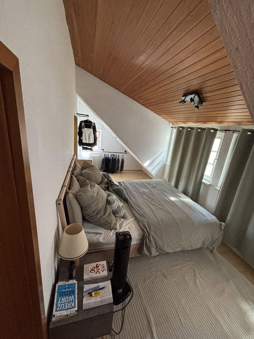 Prenájom bytu 2-izbový 87 m², Stuttgart, Bádensko-Wurttembersko Prenájom bytu 2-izbový 87 m², Stuttgart, Bádensko-Wurttembersko