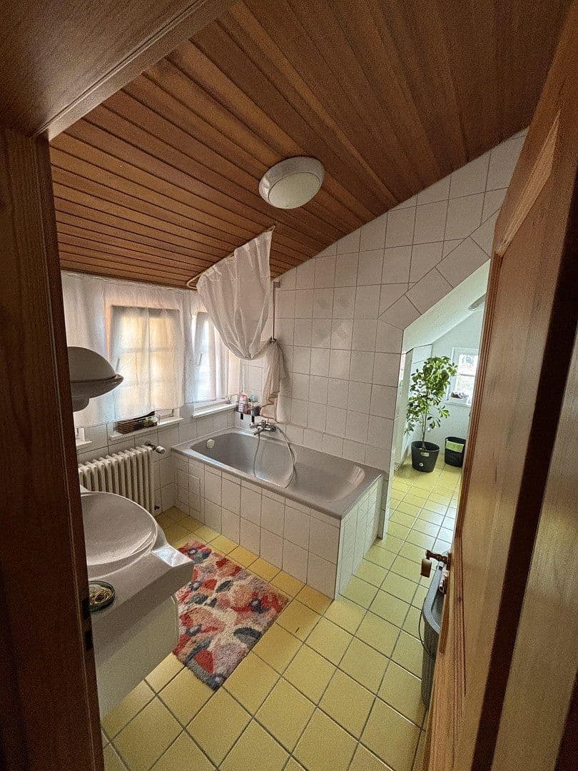 Prenájom bytu 2-izbový 87 m², Stuttgart, Bádensko-Wurttembersko Prenájom bytu 2-izbový 87 m², Stuttgart, Bádensko-Wurttembersko