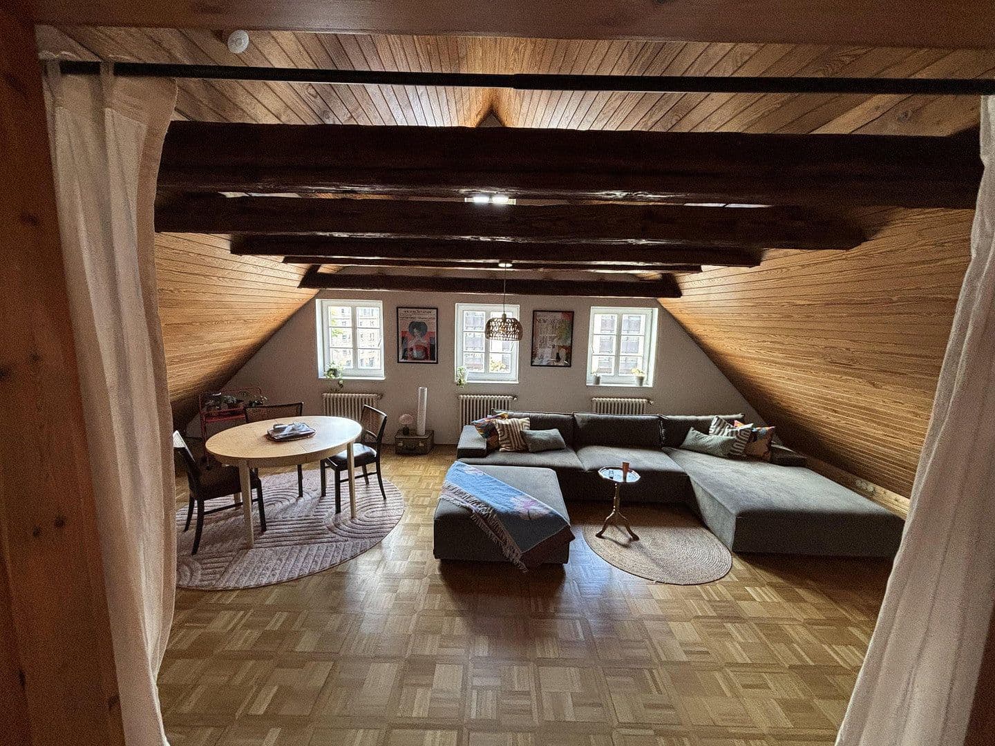 Prenájom bytu 2-izbový 87 m², Stuttgart, Bádensko-Wurttembersko Prenájom bytu 2-izbový 87 m², Stuttgart, Bádensko-Wurttembersko