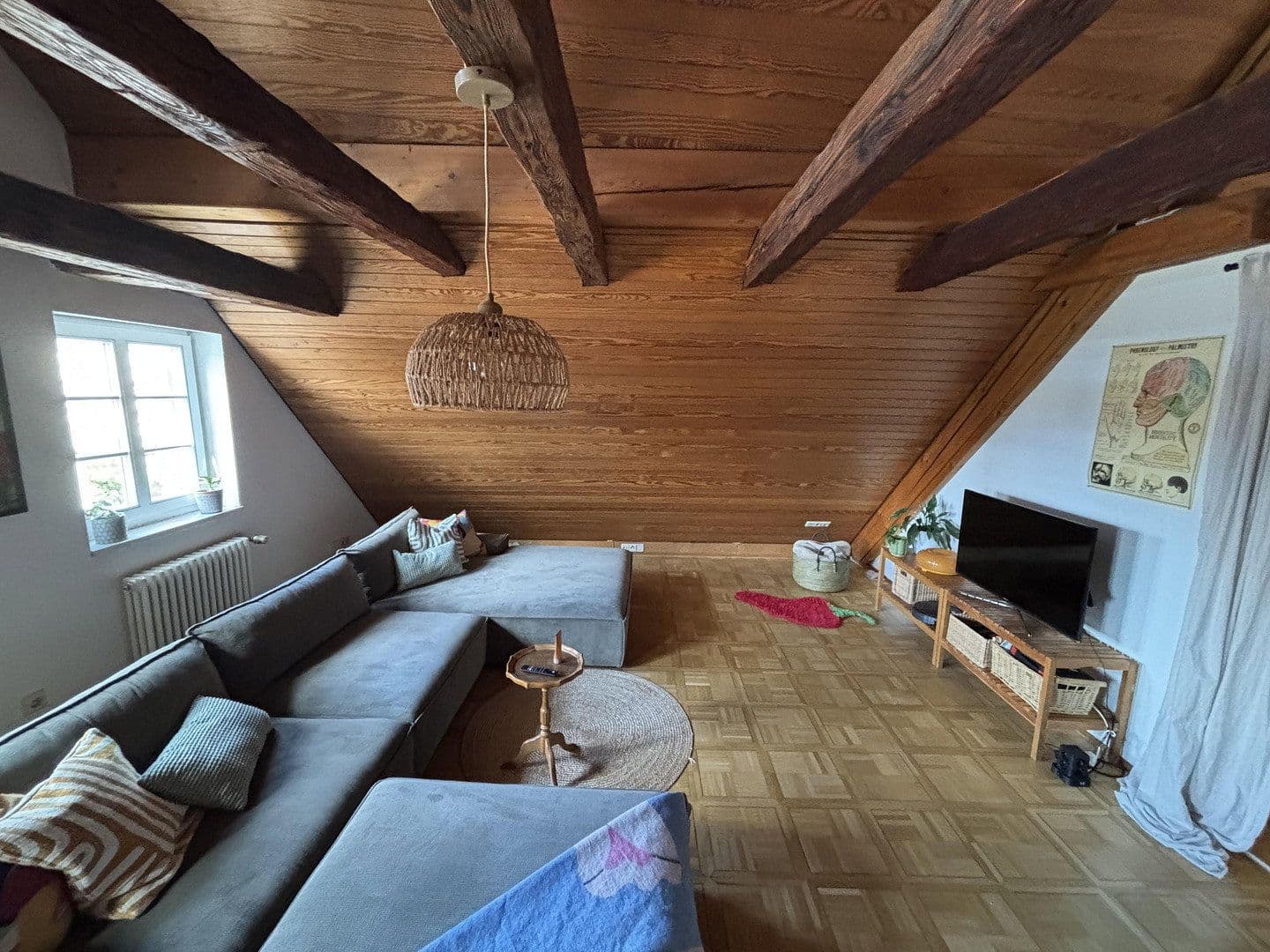 Prenájom bytu 2-izbový 87 m², Stuttgart, Bádensko-Wurttembersko Prenájom bytu 2-izbový 87 m², Stuttgart, Bádensko-Wurttembersko
