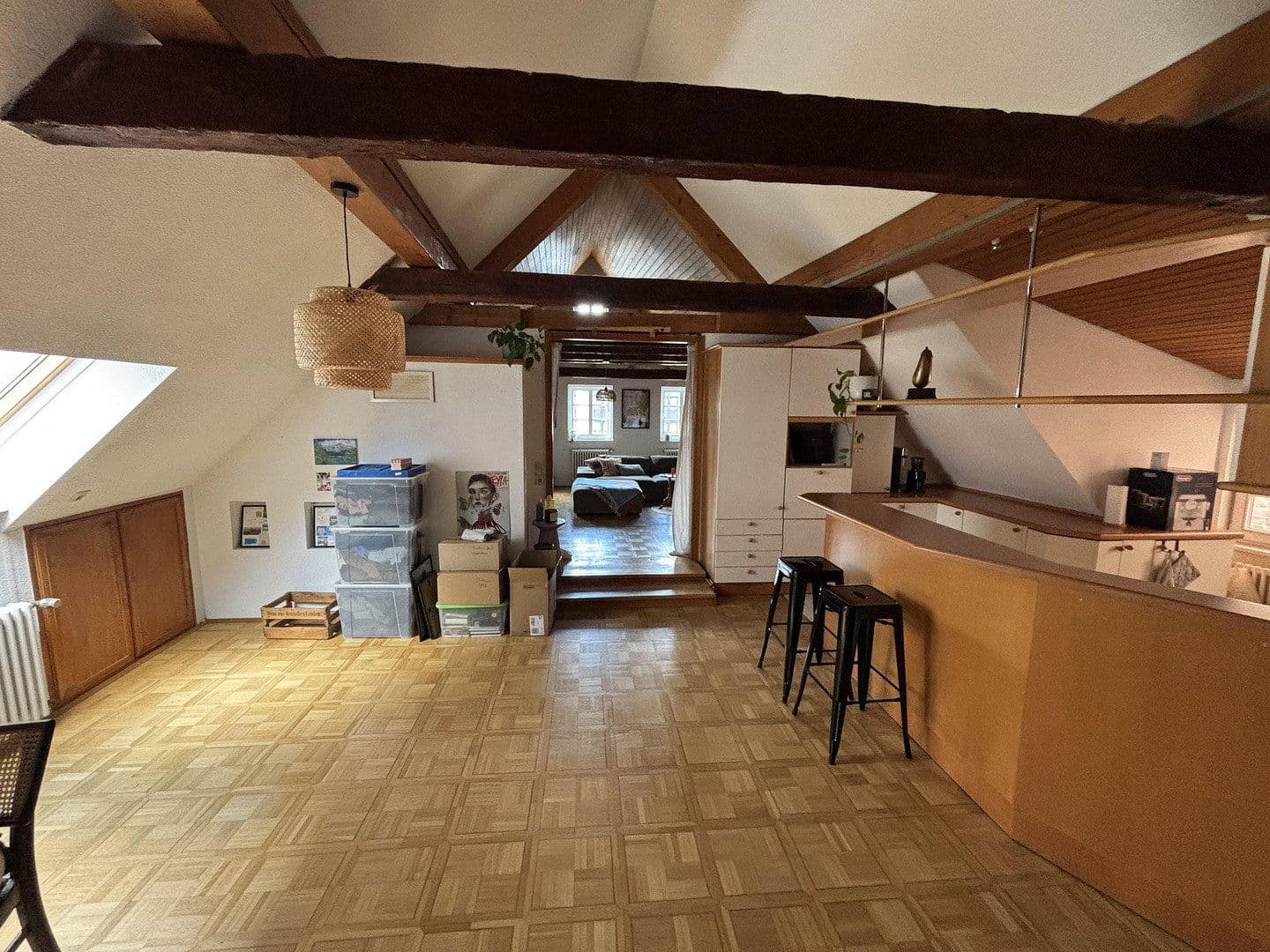 Prenájom bytu 2-izbový 87 m², Stuttgart, Bádensko-Wurttembersko Prenájom bytu 2-izbový 87 m², Stuttgart, Bádensko-Wurttembersko