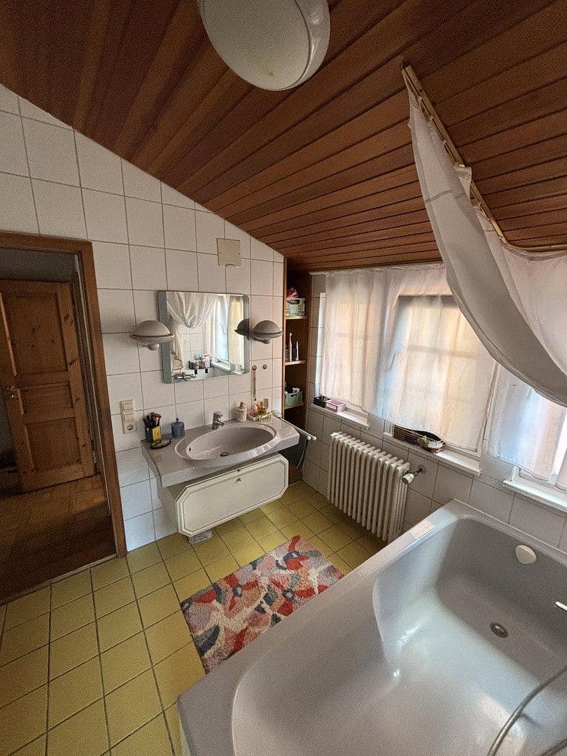 Prenájom bytu 2-izbový 87 m², Stuttgart, Bádensko-Wurttembersko Prenájom bytu 2-izbový 87 m², Stuttgart, Bádensko-Wurttembersko