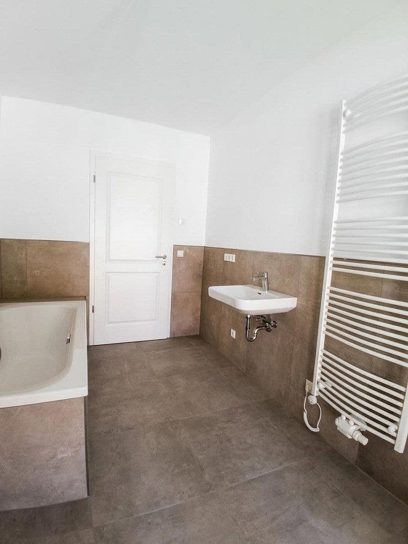 Prenájom domu 130 m², pozemok 250 m², Cottbus Kiekebusch, Brandenbursko Prenájom domu 130 m², pozemok 250 m², Cottbus Kiekebusch, Brandenbursko