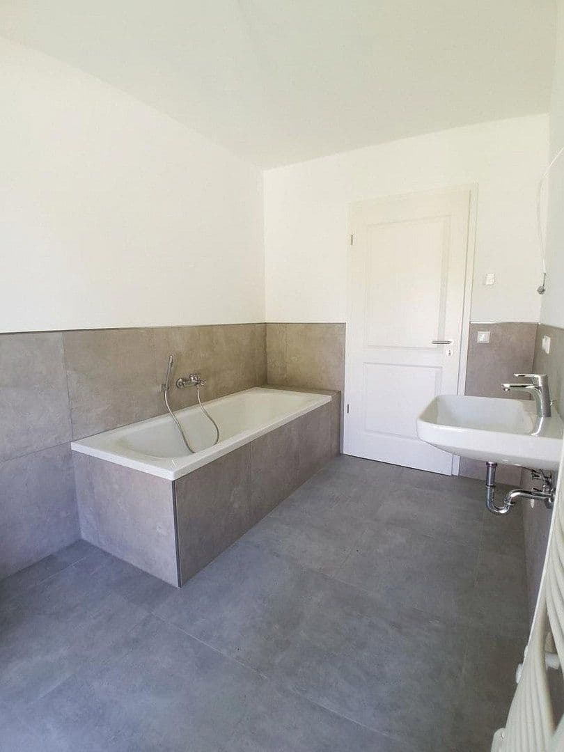 Prenájom domu 130 m², pozemok 250 m², Cottbus Kiekebusch, Brandenbursko Prenájom domu 130 m², pozemok 250 m², Cottbus Kiekebusch, Brandenbursko