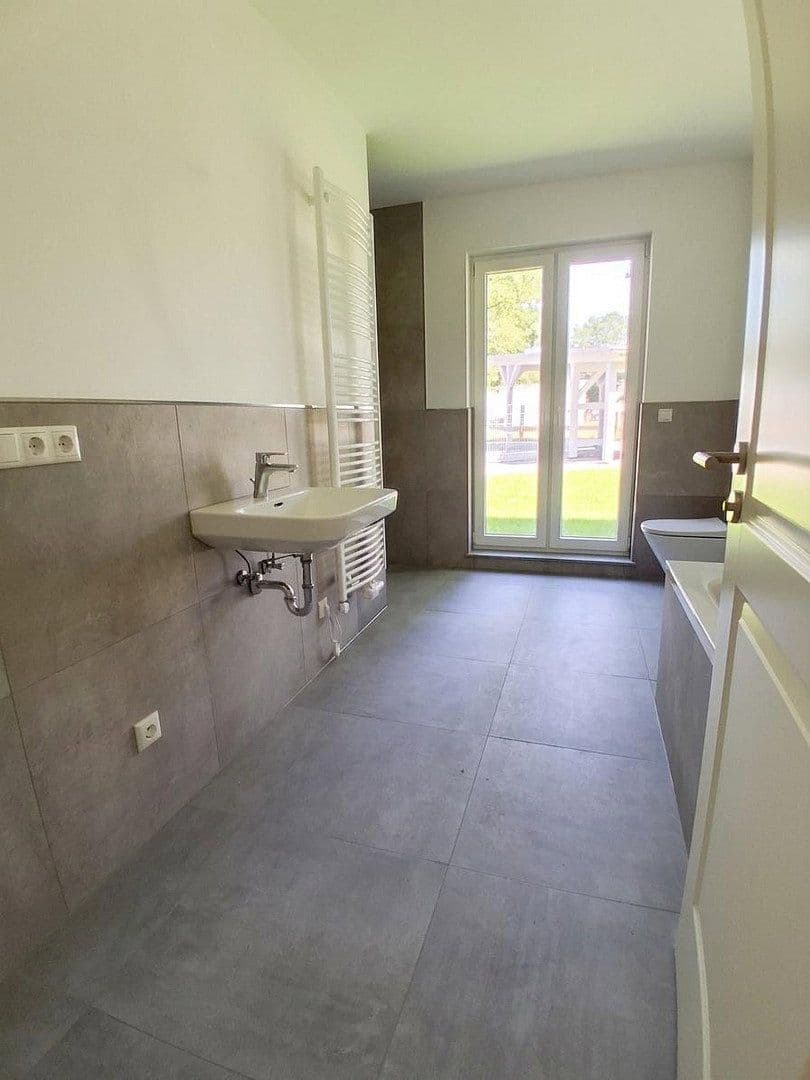 Prenájom domu 130 m², pozemok 250 m², Cottbus Kiekebusch, Brandenbursko Prenájom domu 130 m², pozemok 250 m², Cottbus Kiekebusch, Brandenbursko