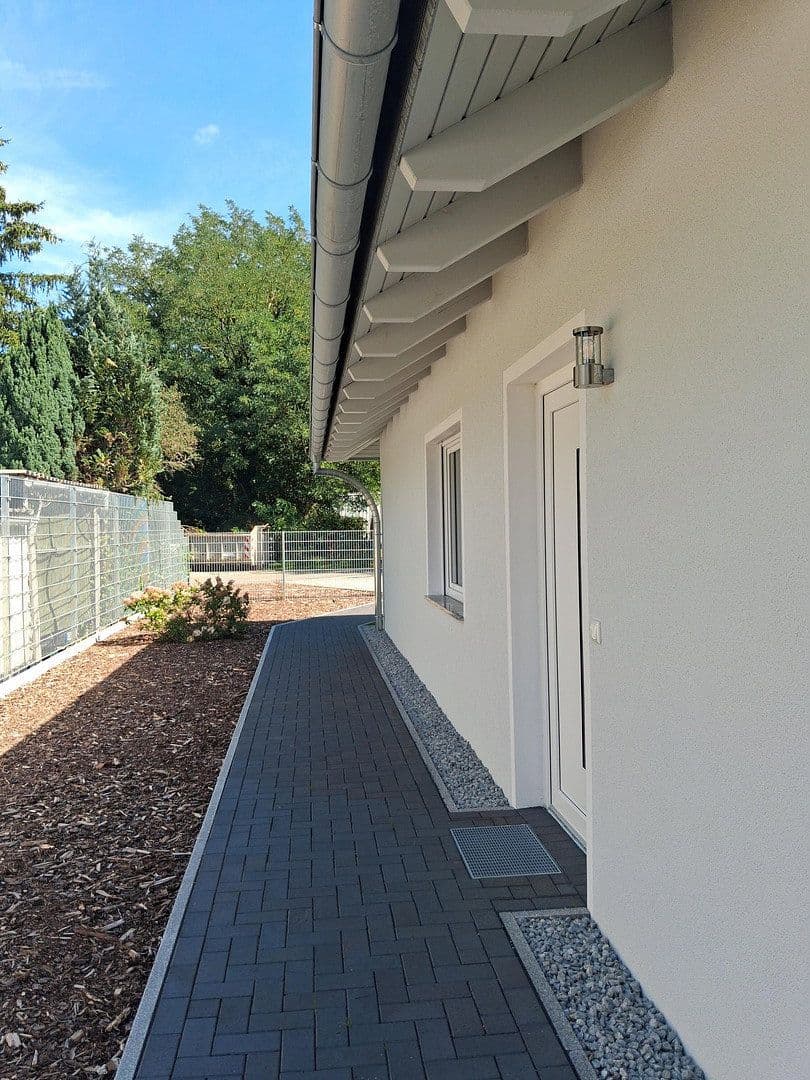 Prenájom domu 130 m², pozemok 250 m², Cottbus Kiekebusch, Brandenbursko Prenájom domu 130 m², pozemok 250 m², Cottbus Kiekebusch, Brandenbursko