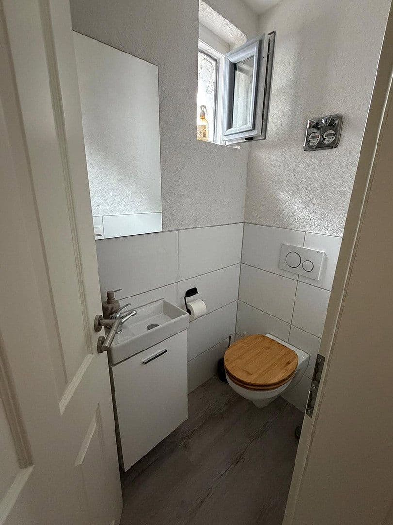 Prenájom bytu 2-izbový 60 m², Enzstr. 1, Pforzheim-Eutingen, Bádensko-Wurttembersko Prenájom bytu 2-izbový 60 m², Enzstr. 1, Pforzheim-Eutingen, Bádensko-Wurttembersko