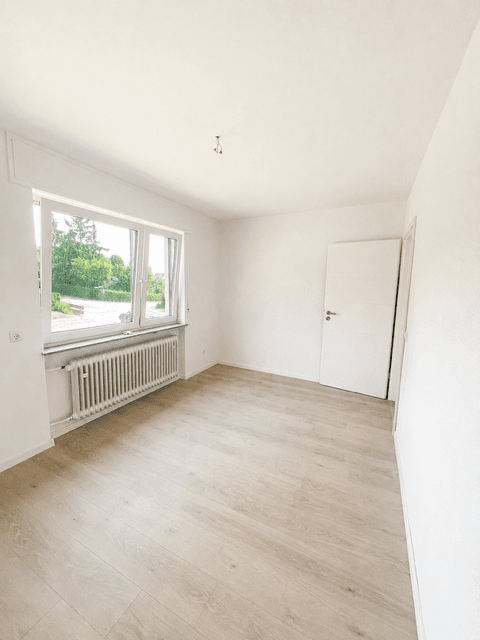 Prenájom bytu 4-izbový 87 m², Bergstr. 24, Tiefenbronn, Bádensko-Wurttembersko Prenájom bytu 4-izbový 87 m², Bergstr. 24, Tiefenbronn, Bádensko-Wurttembersko