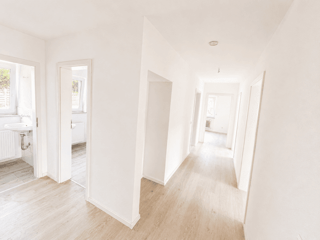 Prenájom bytu 4-izbový 87 m², Bergstr. 24, Tiefenbronn, Bádensko-Wurttembersko Prenájom bytu 4-izbový 87 m², Bergstr. 24, Tiefenbronn, Bádensko-Wurttembersko