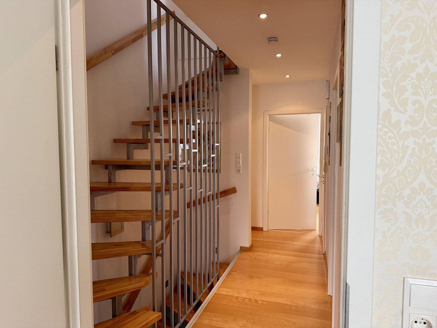 Predaj domu 152 m², pozemok 208 m², Kriftel, Hesensko Predaj domu 152 m², pozemok 208 m², Kriftel, Hesensko