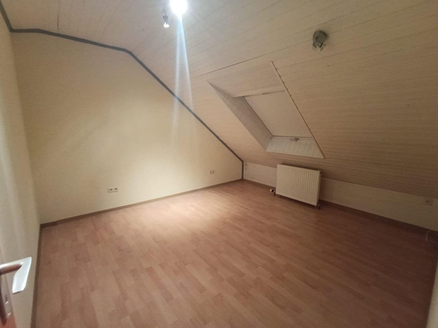 Predaj domu 175 m², pozemok 573 m², Mannheim, Bádensko-Wurttembersko Predaj domu 175 m², pozemok 573 m², Mannheim, Bádensko-Wurttembersko