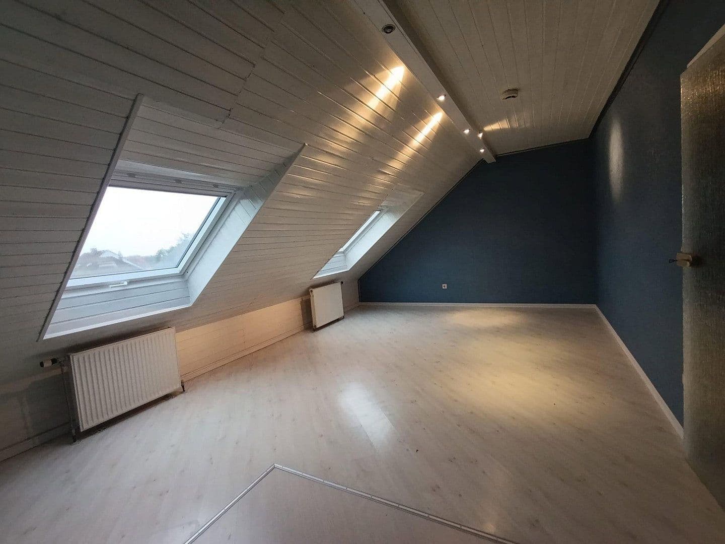Predaj domu 175 m², pozemok 573 m², Mannheim, Bádensko-Wurttembersko Predaj domu 175 m², pozemok 573 m², Mannheim, Bádensko-Wurttembersko