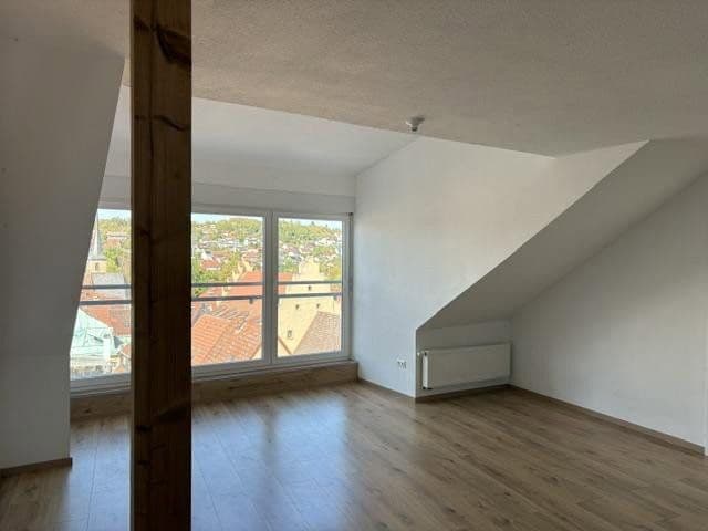 Prenájom bytu 4-izbový 170 m², Ochsenfurt, Bavorsko Prenájom bytu 4-izbový 170 m², Ochsenfurt, Bavorsko