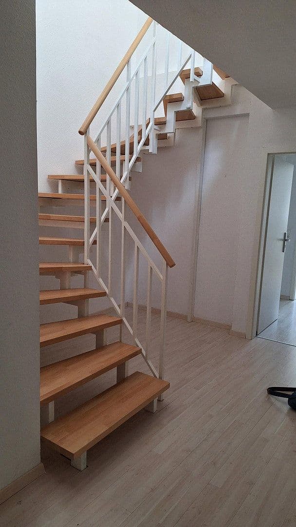 Prenájom bytu 4-izbový 170 m², Ochsenfurt, Bavorsko Prenájom bytu 4-izbový 170 m², Ochsenfurt, Bavorsko