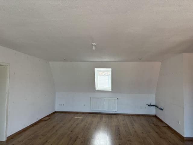 Prenájom bytu 4-izbový 170 m², Ochsenfurt, Bavorsko Prenájom bytu 4-izbový 170 m², Ochsenfurt, Bavorsko