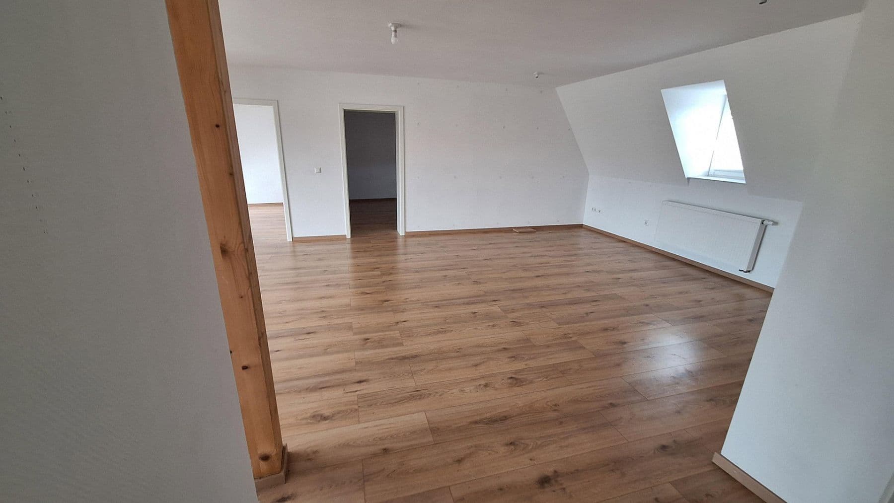 Prenájom bytu 4-izbový 170 m², Ochsenfurt, Bavorsko Prenájom bytu 4-izbový 170 m², Ochsenfurt, Bavorsko