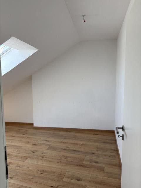 Prenájom bytu 4-izbový 170 m², Ochsenfurt, Bavorsko Prenájom bytu 4-izbový 170 m², Ochsenfurt, Bavorsko