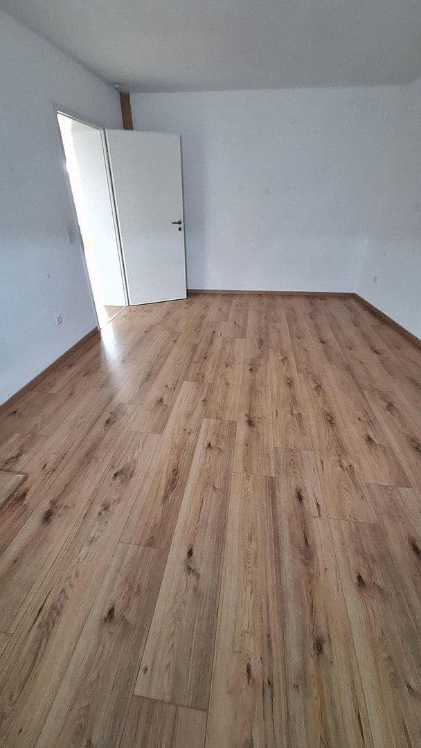 Prenájom bytu 4-izbový 170 m², Ochsenfurt, Bavorsko Prenájom bytu 4-izbový 170 m², Ochsenfurt, Bavorsko