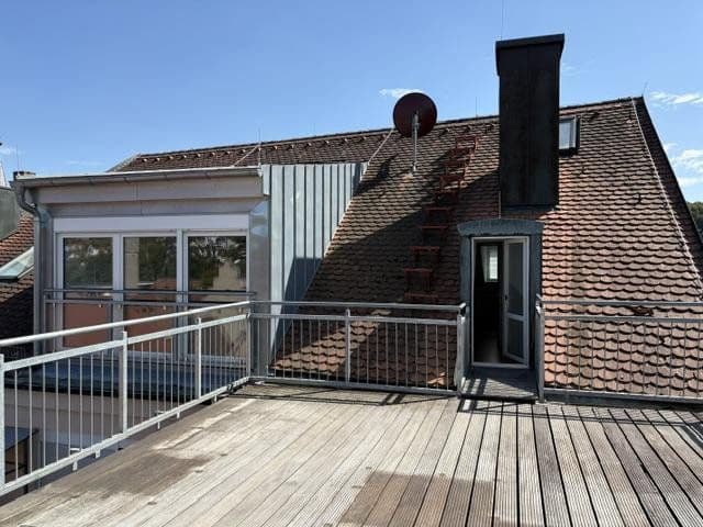 Prenájom bytu 4-izbový 170 m², Ochsenfurt, Bavorsko Prenájom bytu 4-izbový 170 m², Ochsenfurt, Bavorsko
