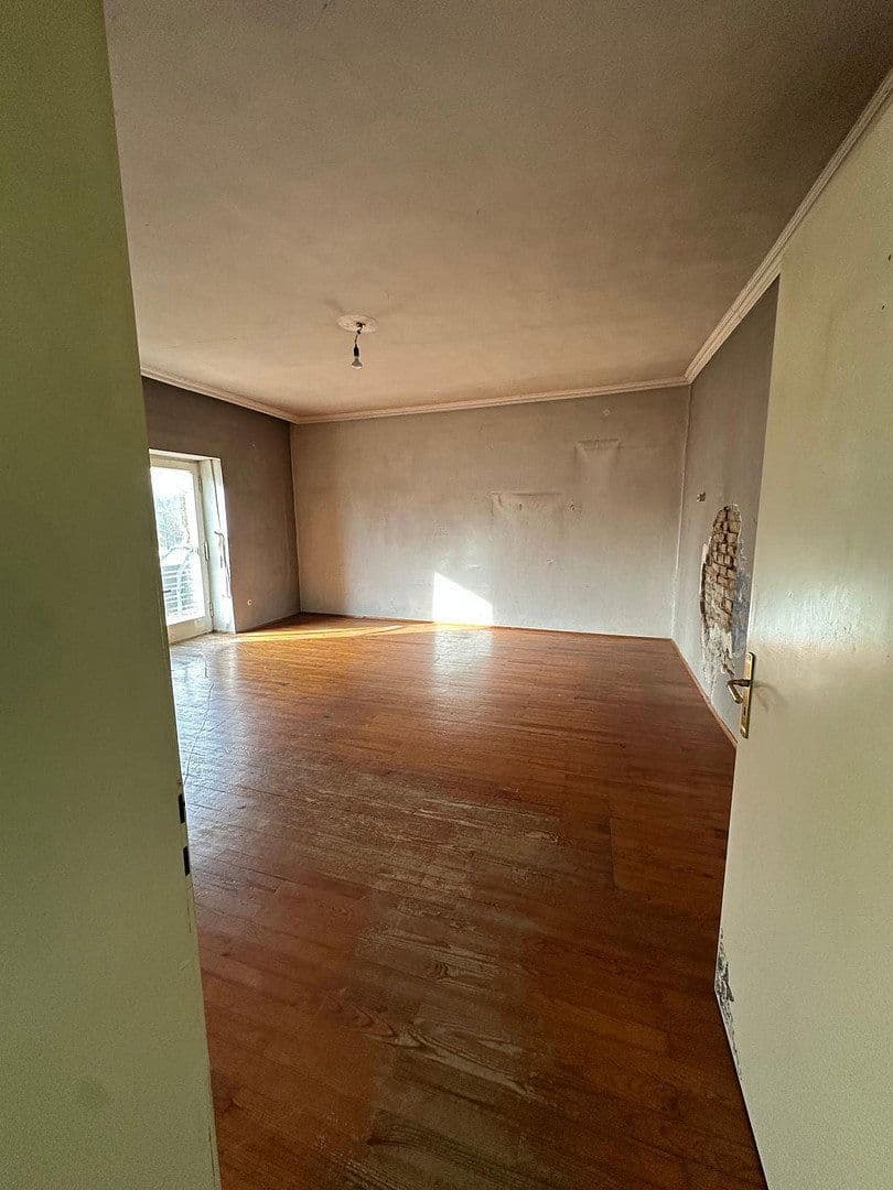 Predaj domu 212 m², pozemok 906 m², Bahnhofstraße 3, Gangkofen, Bavorsko Predaj domu 212 m², pozemok 906 m², Bahnhofstraße 3, Gangkofen, Bavorsko