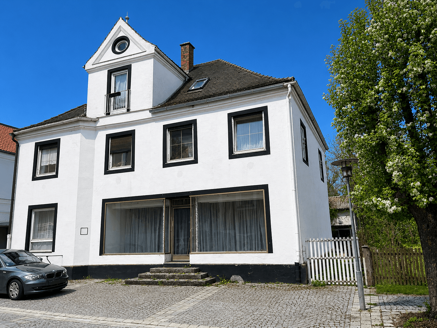 Predaj domu 212 m², pozemok 906 m², Bahnhofstraße 3, Gangkofen, Bavorsko Predaj domu 212 m², pozemok 906 m², Bahnhofstraße 3, Gangkofen, Bavorsko