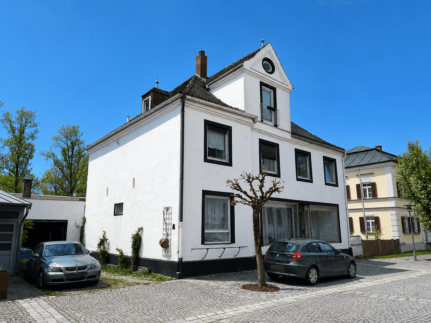 Predaj domu 212 m², pozemok 906 m², Bahnhofstraße 3, Gangkofen, Bavorsko Predaj domu 212 m², pozemok 906 m², Bahnhofstraße 3, Gangkofen, Bavorsko